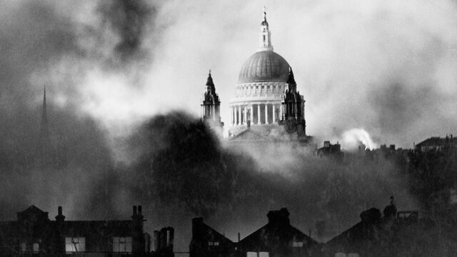 Alemania bombardea Londres (Blitz)