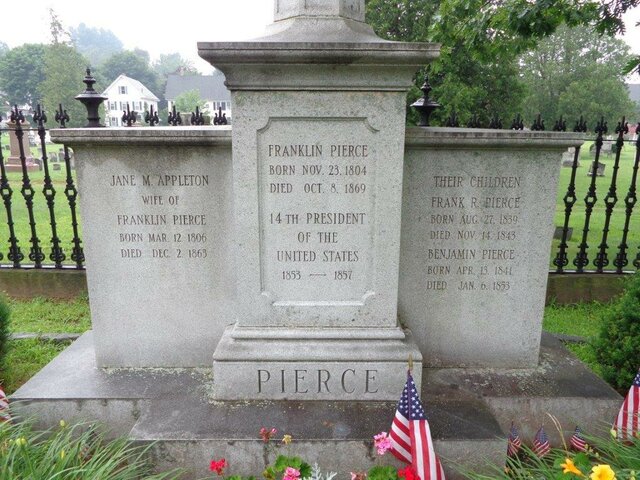 Franklin Pierce dies