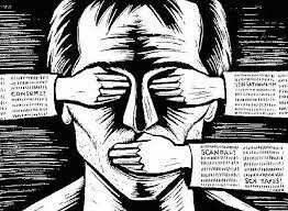 Abolición de la censura en Inglaterra: se favorece la organización y el progreso técnico en la edición de periódicos