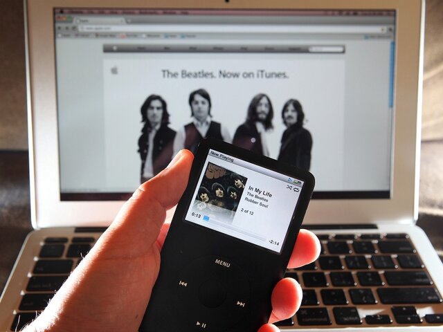 Beatles Put their music on iTunes