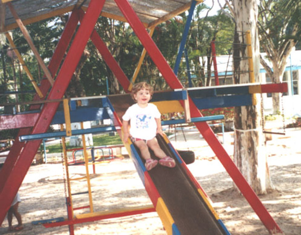 Bruna entrou no Circulo Militar( um clube)
