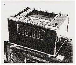 Georges Artsrouni patents a general-purpose device with many potential applications in France. He seems to have been working on the device since 1929.