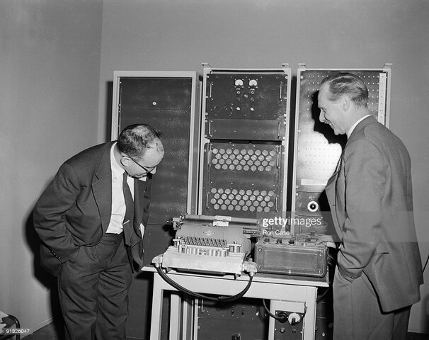 In 1958, linguist Yehoshua Bar-Hillel travels around the world visiting machine translation centers