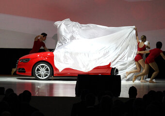 A járműgyár átadása