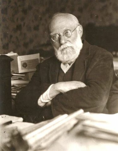 Publicação do Traité de Documentation