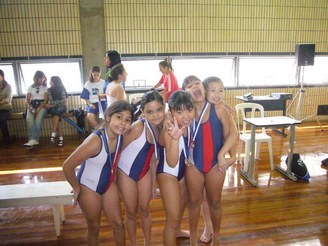 bia participou de uma competiçâo de ginastica olimpica