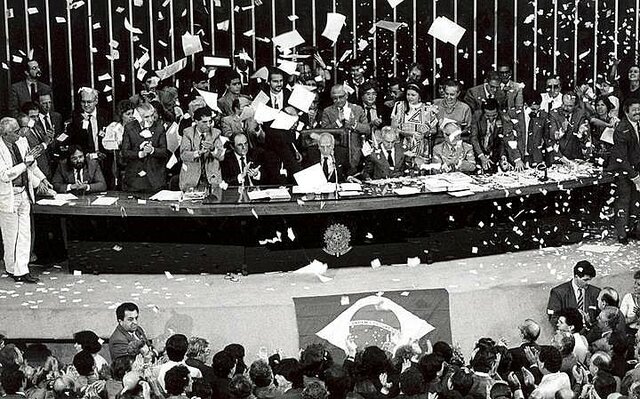 Criação do Sistema Único de Saúde (SUS)