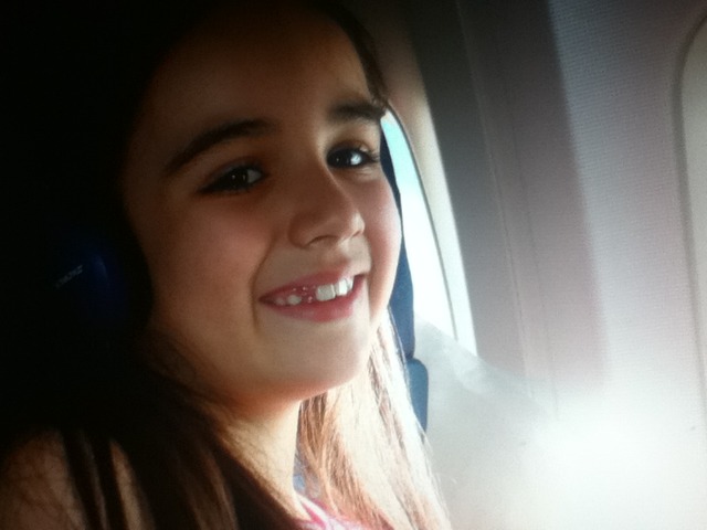 Gaby em um avião