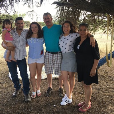 Timeline: Biografía como hijo Karen Ortiz