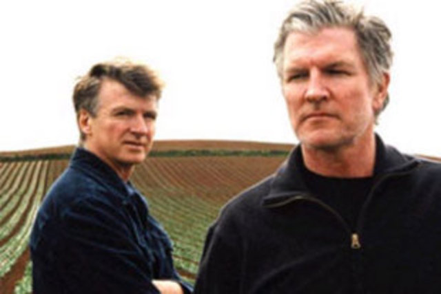 The Finn Brothers recognised for their contribution to NZ music