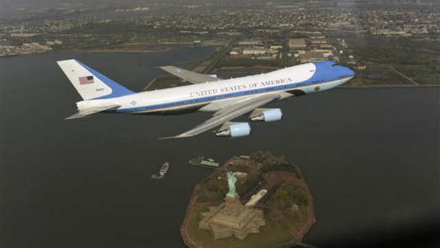 Air Force 1 Flys Over NYC