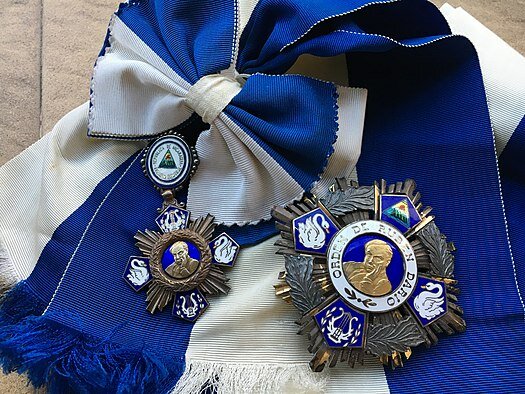 Gran Cruz de la Orden de la Independencia Cultural Rubén Darío, Mario Vargas Llosa