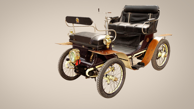 Llegaba a las calles de Medellín el primer auto en Colombia.