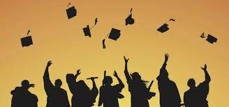 Los primeros egresados se convertirian en emprendedores