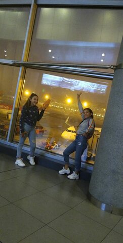 cuando monte en avión en un viaje familiar