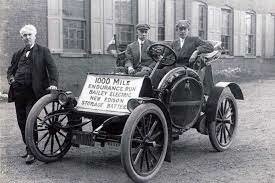 PRIMER AUTOMÓVIL ELÉCTRICO