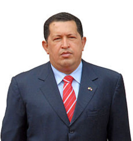 Hugo Chávez é reeleito