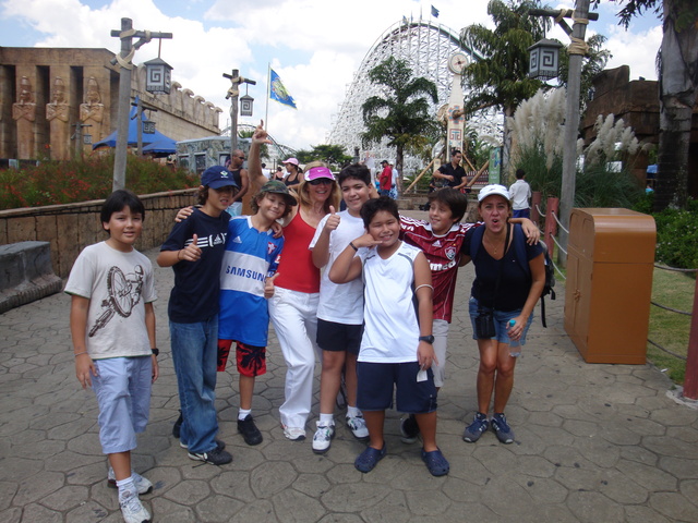 Hopi-Hari Com Os Amigos