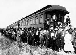 Lancement de la construction du premier chemin de fer intercontinental