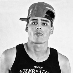 Adán Cruz decide to make music.