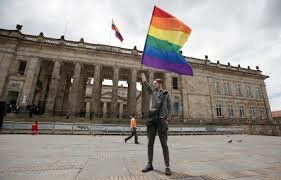 Primer proyecto de ley sobre los derechos de la comunidad LGTB