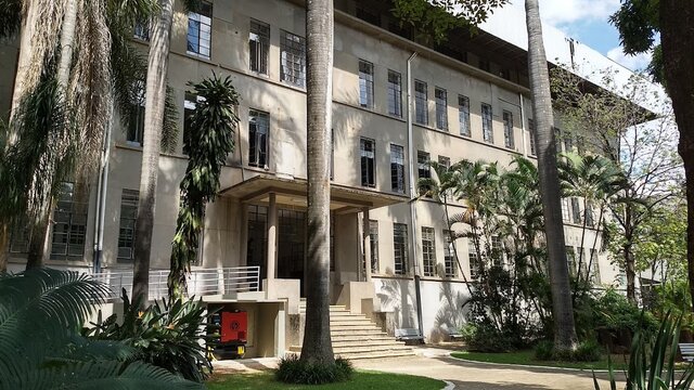 Las 8 mejores escuelas para estudiar diseño de interiores en Latinoamérica. https://www.admagazine.com/cultura/las-mejores-escuelas-de-diseno-mexico-latinoamerica-20200819-7300-articulos