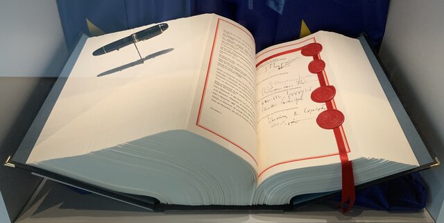 Maastricht treaty European Union is created