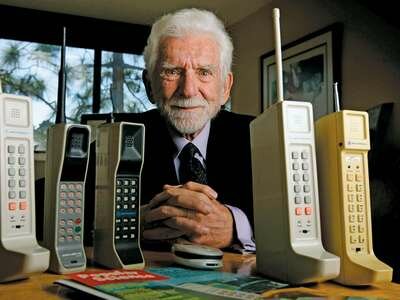 Marty Cooper (the Father of Cellphones) invents the mobile