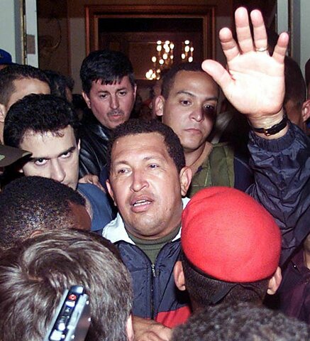 Recibe un golpe de estado