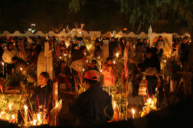 El Dia de Todos los Santos  - 1 de noviembre