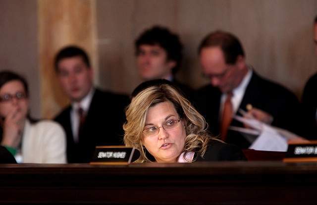 Senator Shannon Jones reveals language of SB5.