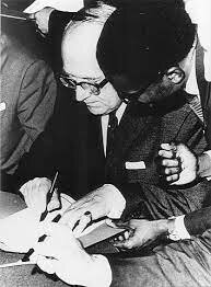 La CEE firma su primer gran acuerdo internacional