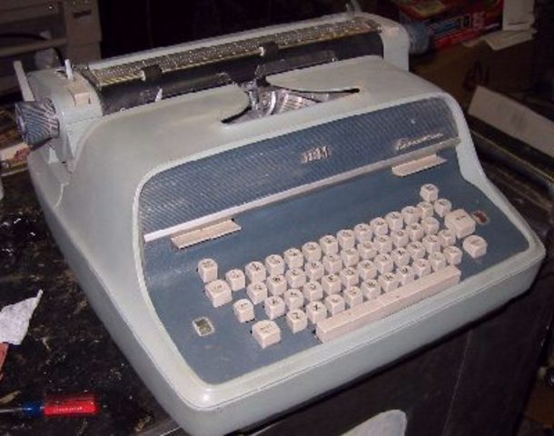IBM creates electric typewriter
