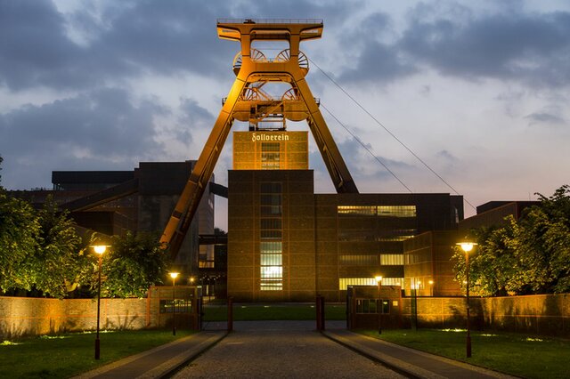Creación del Zollverein.