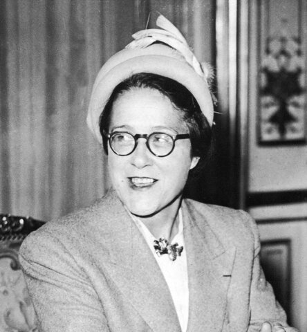 Première femme ministre de la santé publique