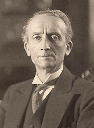 Constitución del Buró Socialista Internacional.