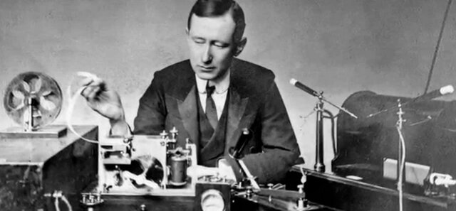 Primera transmisión radiofónica por Guillermo Marconi