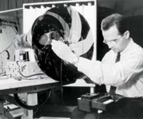 A color television system is invented by Peter Goldmark that used 343 lines of resolution.