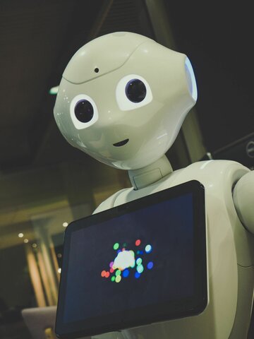 Pepper, robot humanoide social, fue presentado en Tokio.