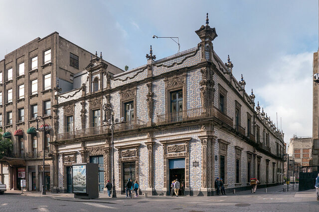CASA DE LOS AZULEJOS