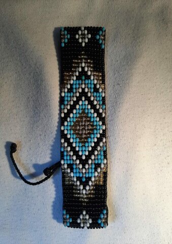 manilla en mostacilla checa