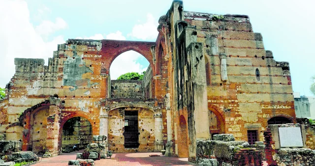 en américa se fundan hospitales.