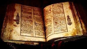 Publicación de los primeros periódicos.