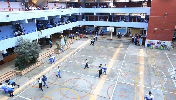 Colegios no pueden negar los derechos a la educación