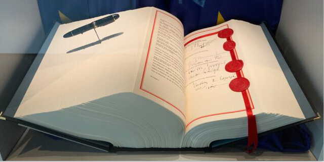 Maastricht treaty European Union is created