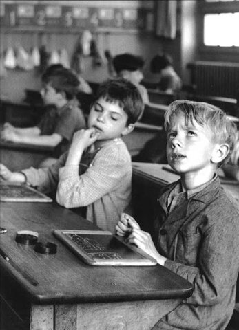 CREACIÓN DE ESCUELAS PARA NIÑOS ANORMALES.