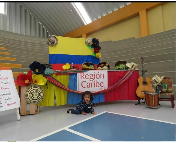 ¿Cuál es la situación laboral de los maestros en la region?