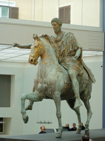 ESCULTURA EQÜESTRE DE MARC AURELI