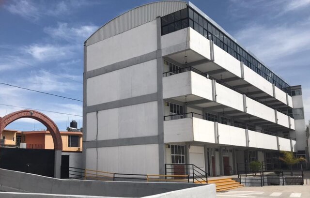 Entro al Instituto del bosque