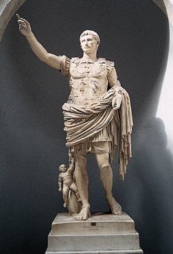 Octavi August es proclama a emperador